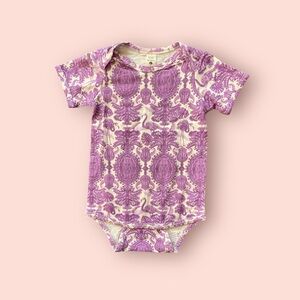 #279, kate quinn bodysuit, NWOT, size 18-24 months